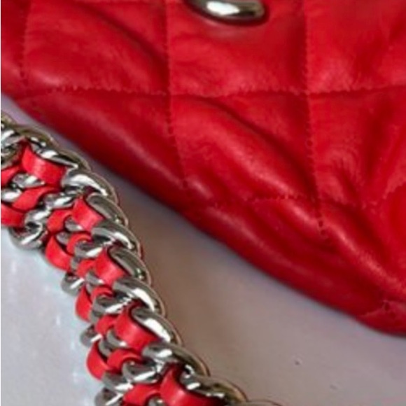 Chanel chain around hobo - Picture 9 of 13